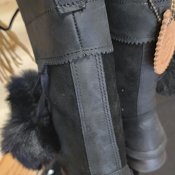 Manitobah Cozy Black Winter Boots with Faux Fur Trim - Picture 6 of 6